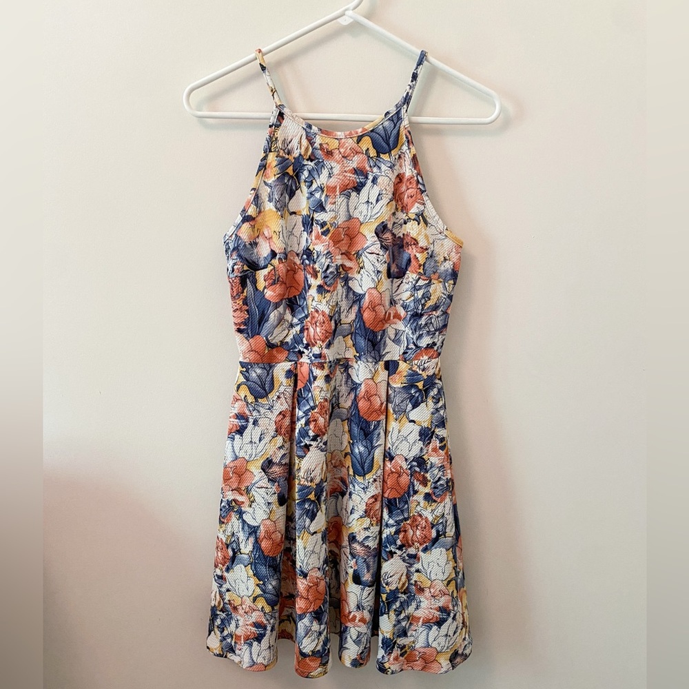 💖 Ivory Cream Peplum Dress with Blue, Yellow, Pink Floral Detail (M)